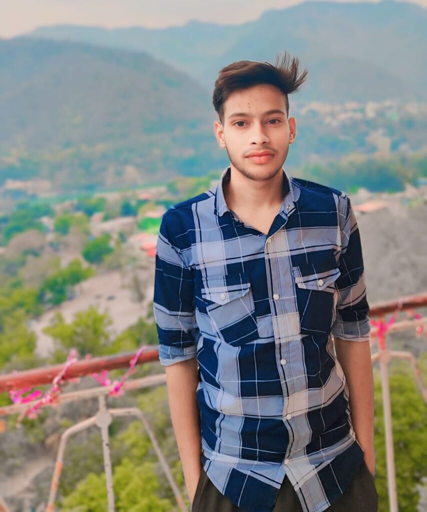 founder and writer of altufaltu.in